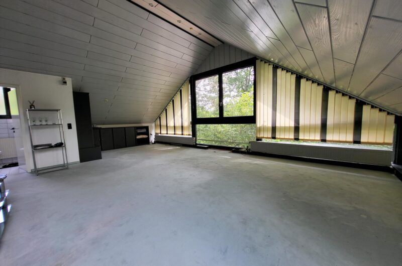 Architektenhaus in Erlangen zu verkaufen - ehemalige Bürofläche im Dachgeschoss