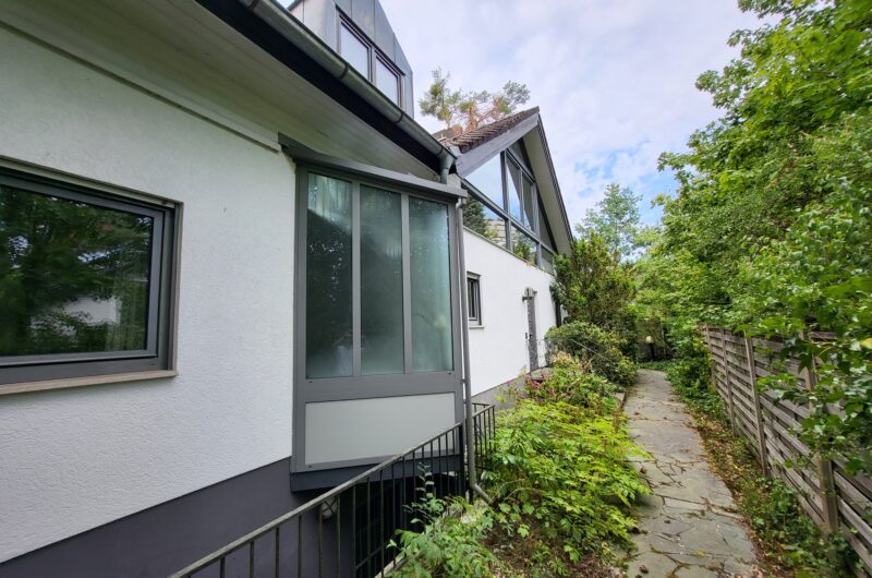 Architektenhaus in Erlangen zu verkaufen - Weg zum Hauseingang